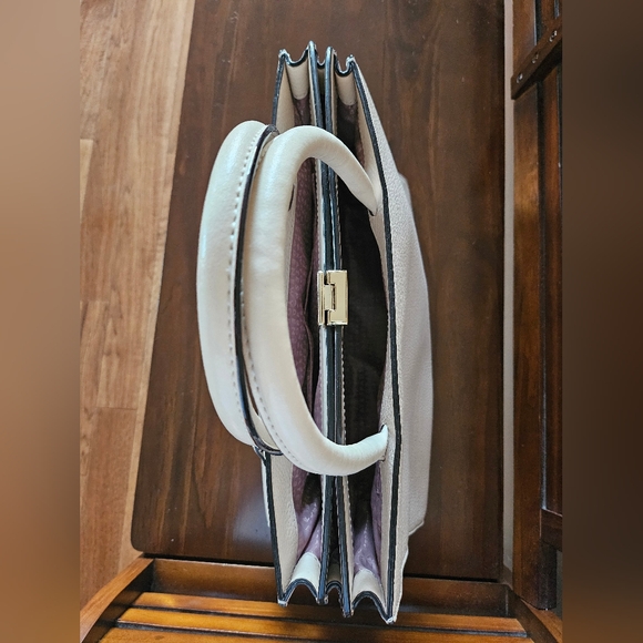 Kate Spade Leather Satchel ! EUC! - Picture 7 of 15